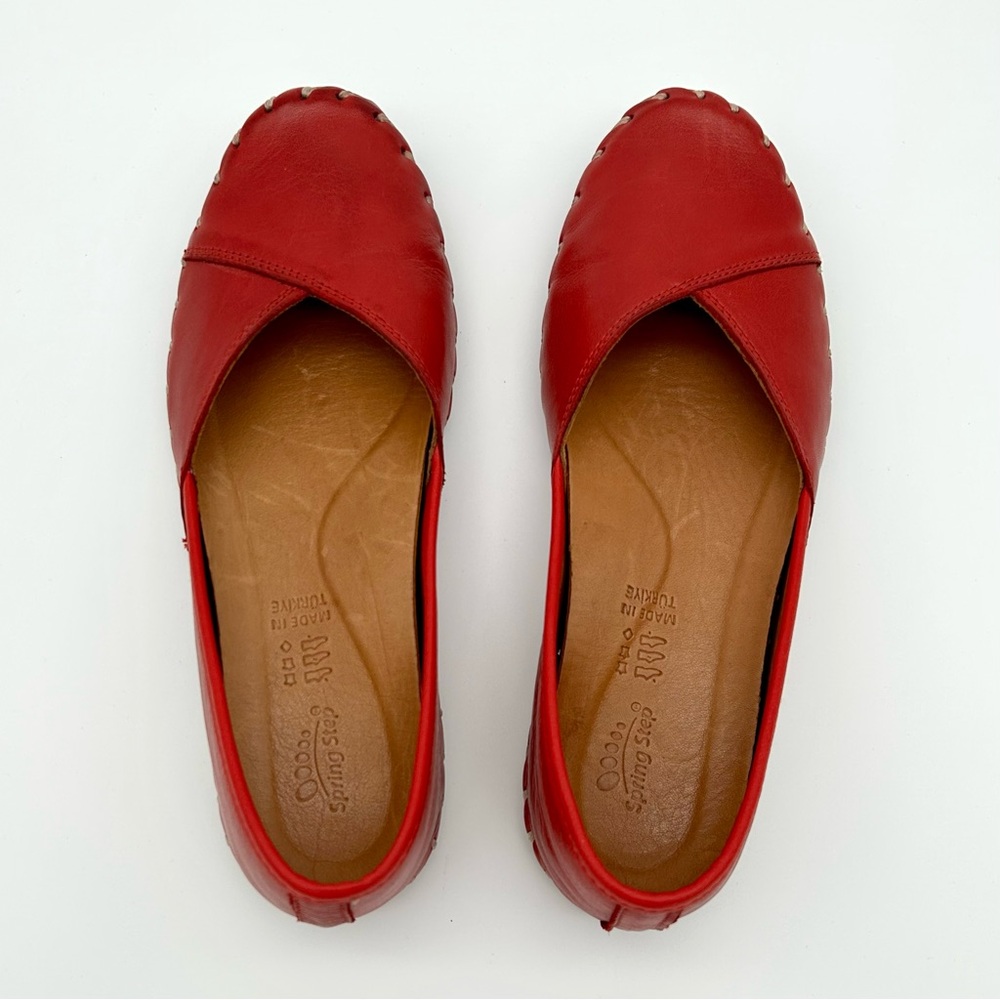 Spring Step Red Flats - Picture 2 of 8